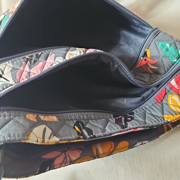 New Vera Bradley in retired COASTAL PARADISE TRIO ZIP Hipster Cross-body bag - Picture 4 of 5